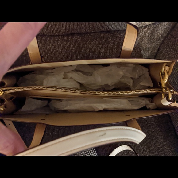 HOT ITEM⭐️coach charlie carryall in signature rose - Picture 2 of 5